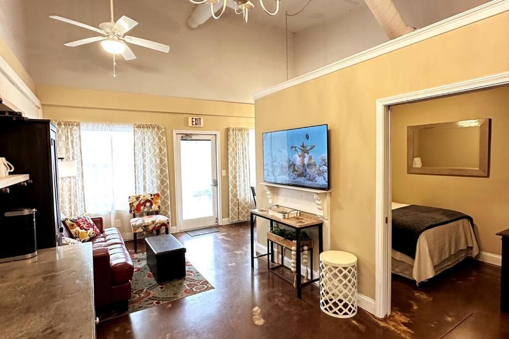 Demorest Haven At Hazel~Downtown Bungalow מראה חיצוני תמונה