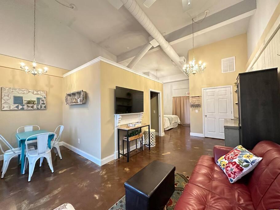 Demorest Haven At Hazel~Downtown Bungalow מראה חיצוני תמונה