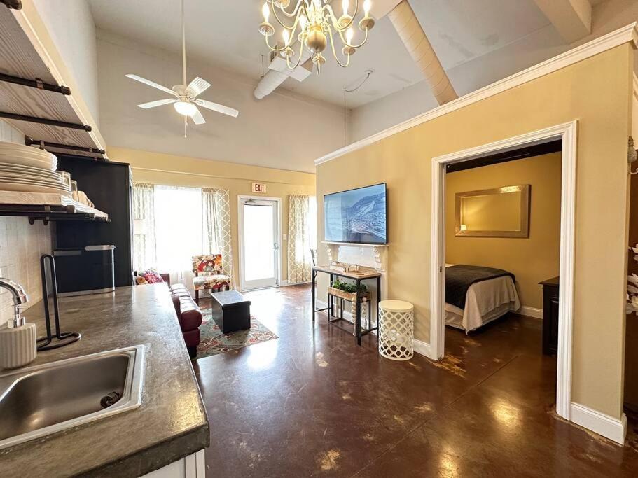 Demorest Haven At Hazel~Downtown Bungalow מראה חיצוני תמונה